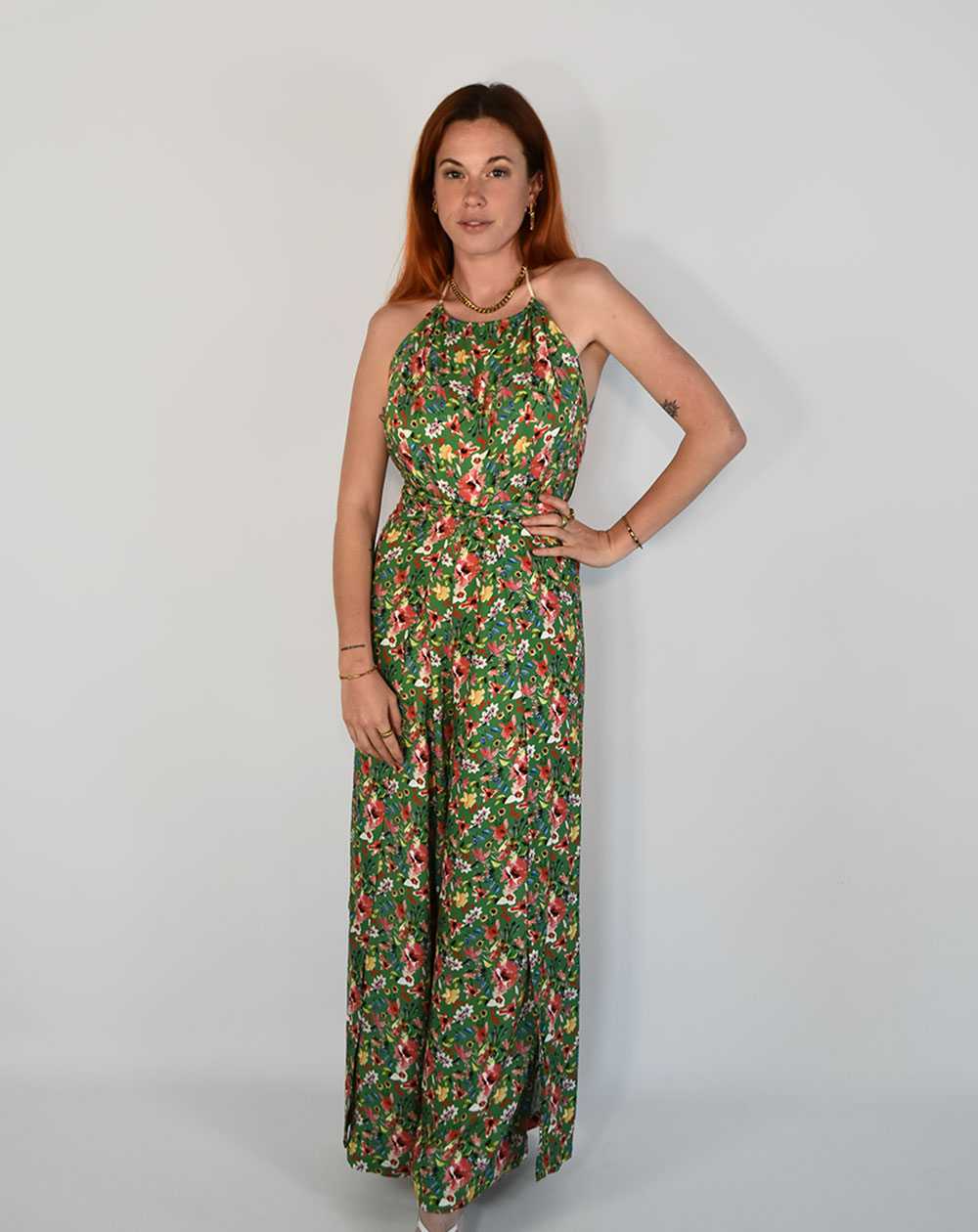 Combinaison ZUDO, Aatise, écoresponsable, éthique, motifs floraux, vert, dos nu, été, tendance, 2023, indémodable, chic, élégante, décontractée 